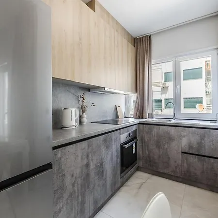 Relax Seafront By Ps Apartment Golem (Tirana)