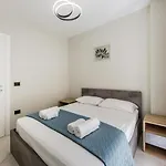 Relax Seafront By Ps Apartment Golem (Tirana)