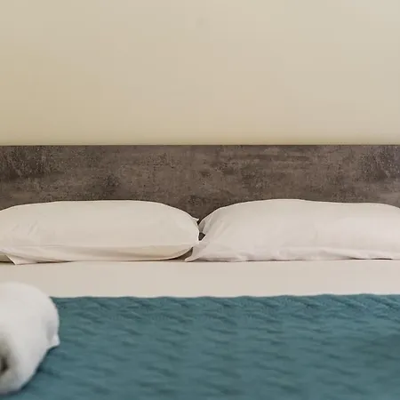 Relax Seafront By Ps Golem (Tirana)